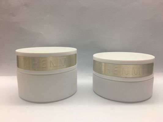 I barattoli di vetro bianchi della crema dell'OEM 30g 50g con incidono le bottiglie crema di piastra metallica