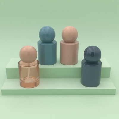 Flaconi di profumo di lusso in vetro personalizzati da 30ml e 50ml  Bottiglia di vetro con nebulizzatore o pompa per siero Tappo a sfera rotondo per prodotto siero