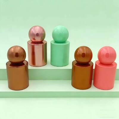 Flaconi di profumo di lusso in vetro personalizzati da 30ml e 50ml  Bottiglia di vetro con nebulizzatore o pompa per siero Tappo a sfera rotondo per prodotto siero