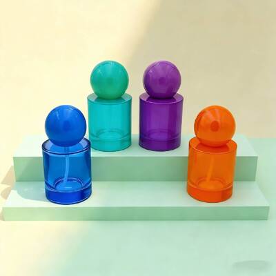 Flaconi di profumo di lusso in vetro personalizzati da 30ml e 50ml  Bottiglia di vetro con nebulizzatore o pompa per siero Tappo a sfera rotondo per prodotto siero